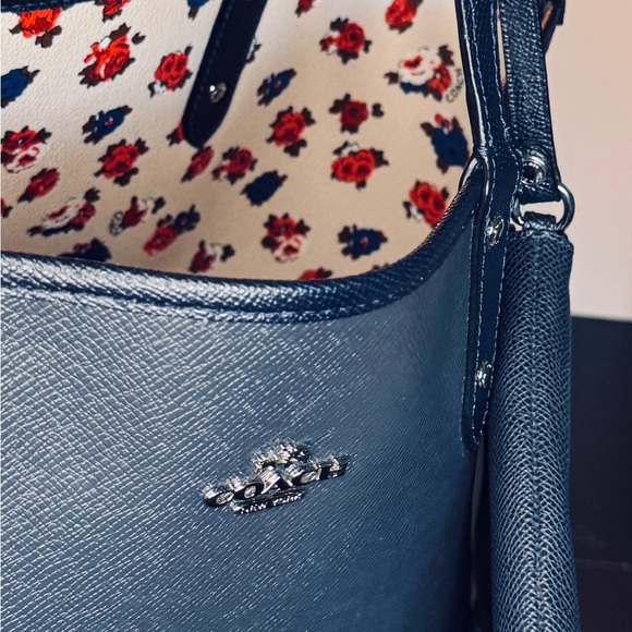 Coach White and Blue Floral Tote Bag - Picture 13 of 16